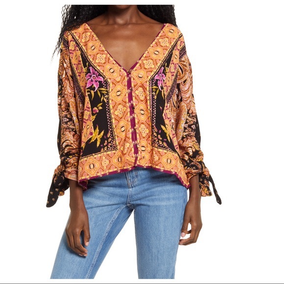 FREE PEOPLE BOHO FLOWY TOP PULLOVER BOHEMIAN PRINT V-NECK BLOUSE A3C - Picture 3 of 16